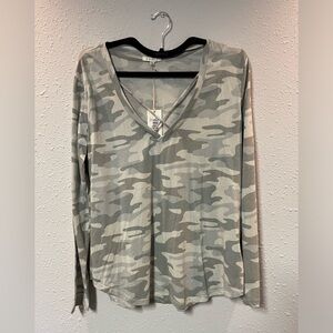 NWT Women’s XL Long Sleeve V-neck Camo shirt